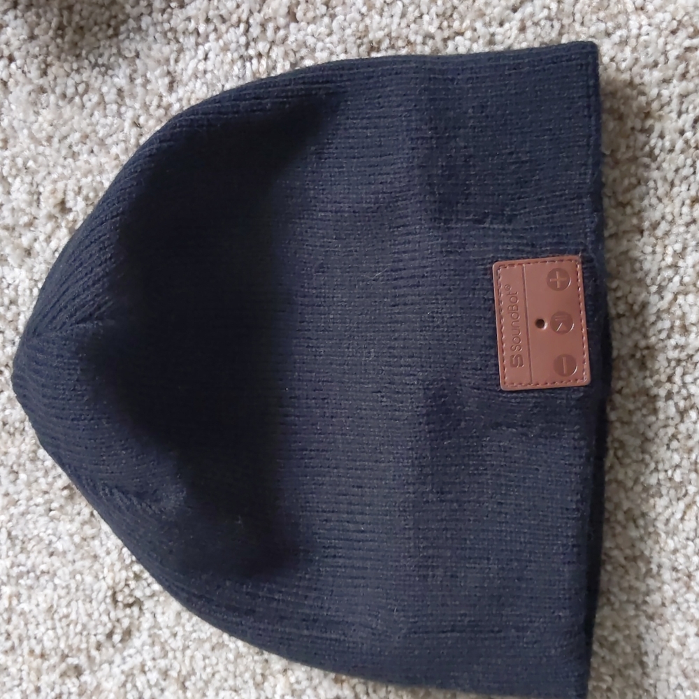 Black Soundbot Beenie